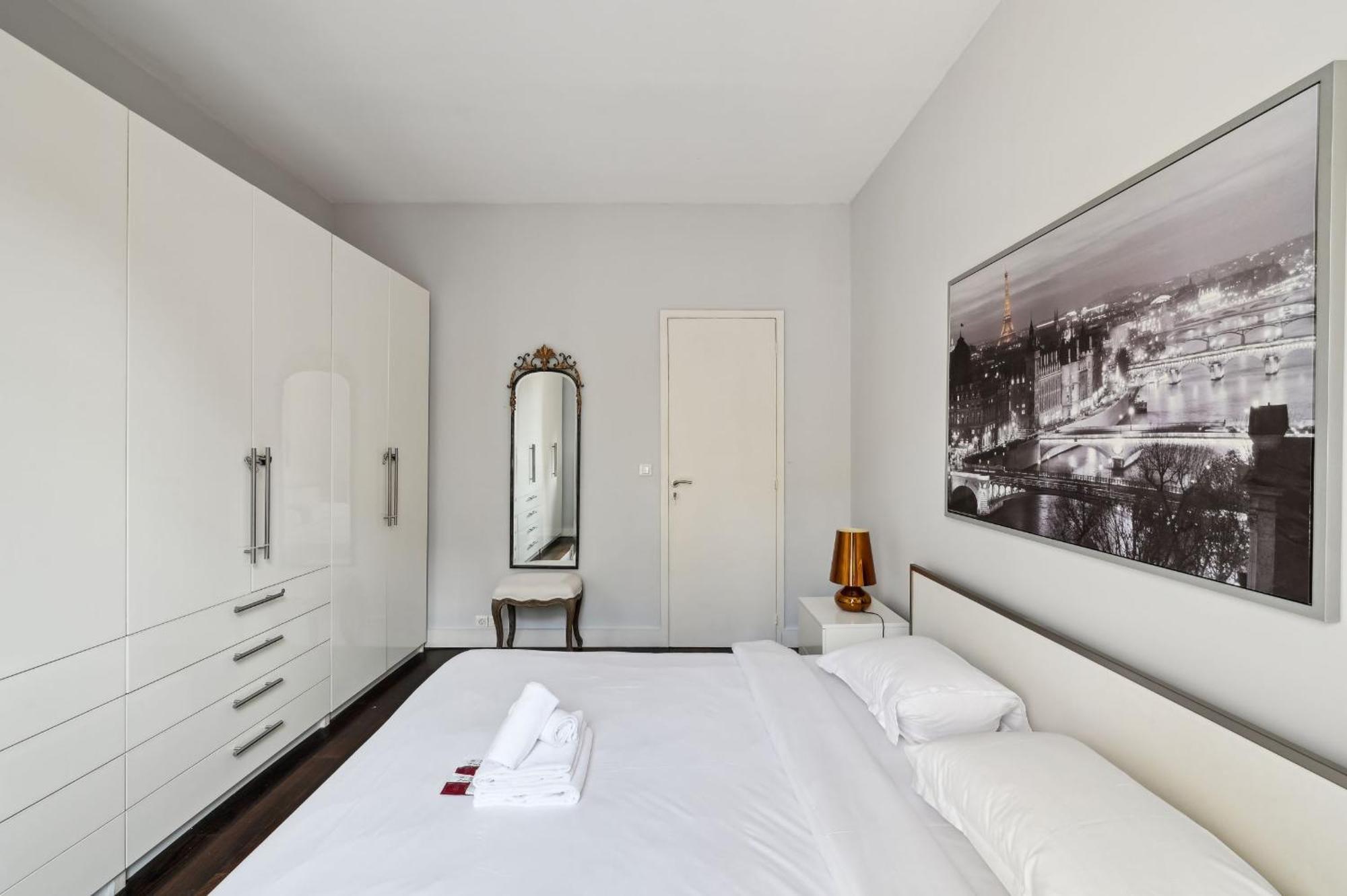 Champs-Elysees & Arc De Triomphe - Cityapartmentstay Paris Dış mekan fotoğraf
